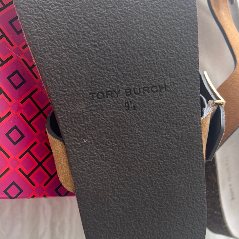 Tory Burch Tan Suede Platform Thong Sandals with Gold Logo Accent - Picture 6 of 8